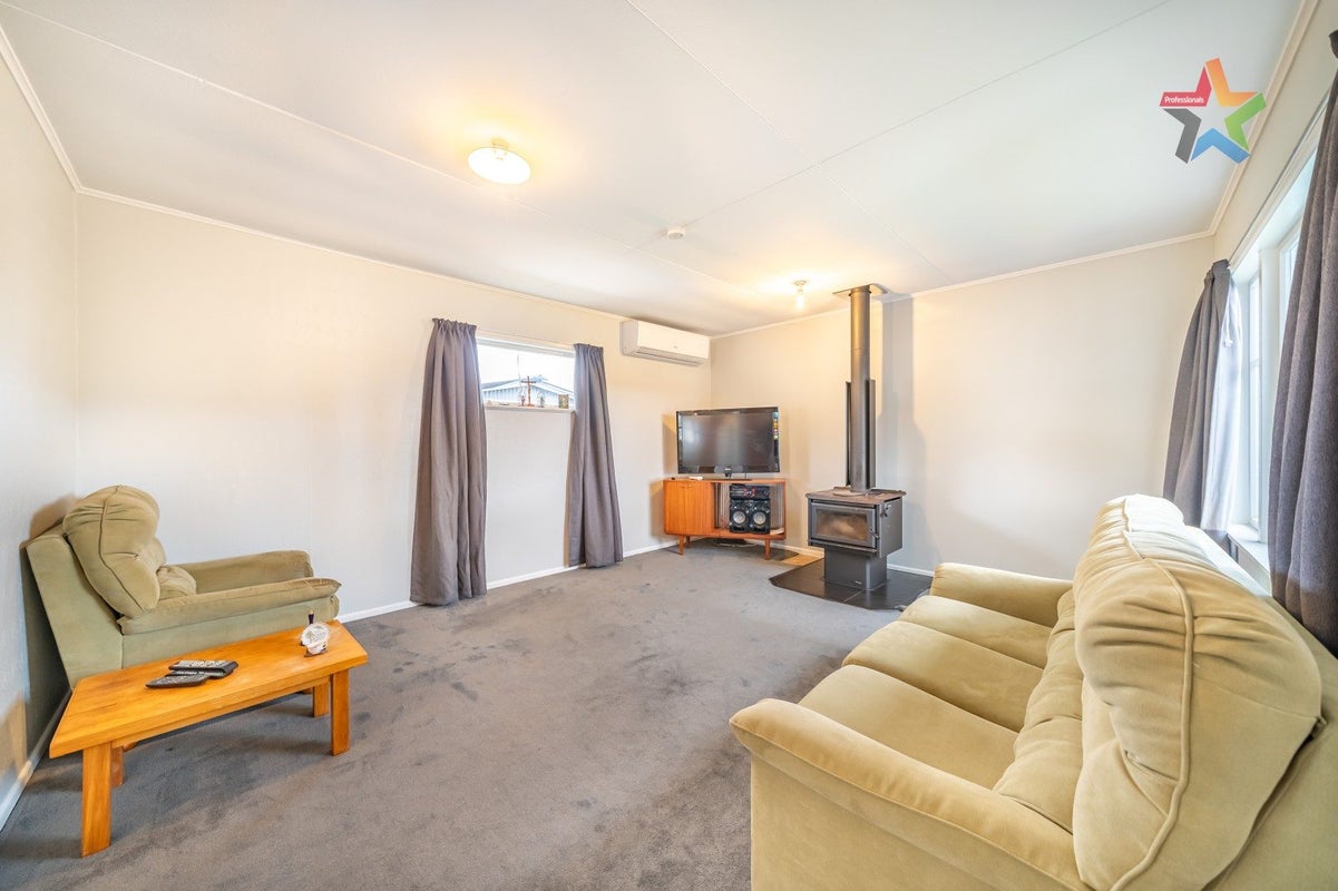 43 Russell Road, Wainuiomata, Lower Hutt - Carousel 2