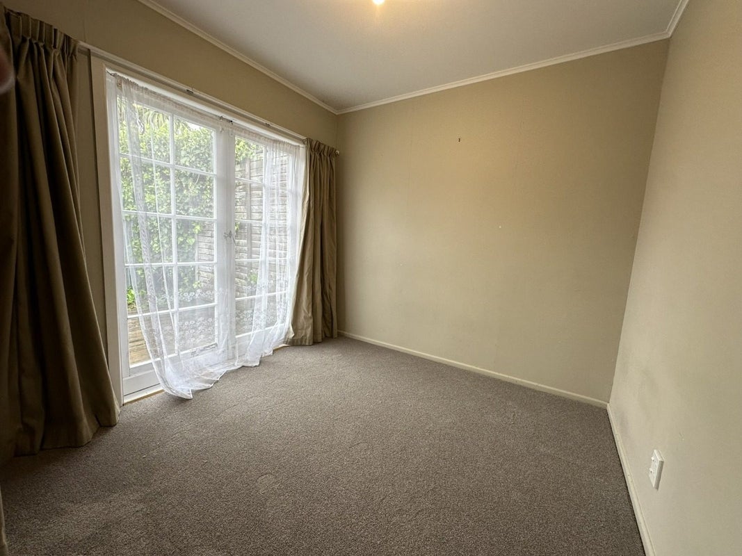 255 Rangatira Road, Beach Haven, Auckland - Carousel 12