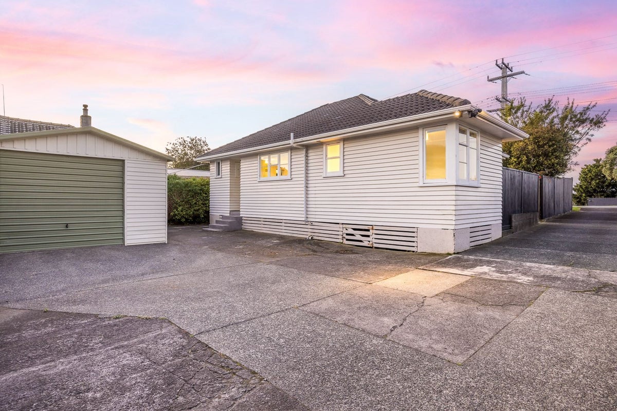182 Waimumu Road, Massey, Auckland - Carousel 14