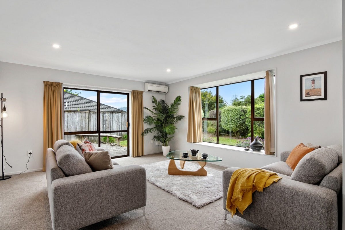 13 Albizia Place, Richmond - Carousel 1