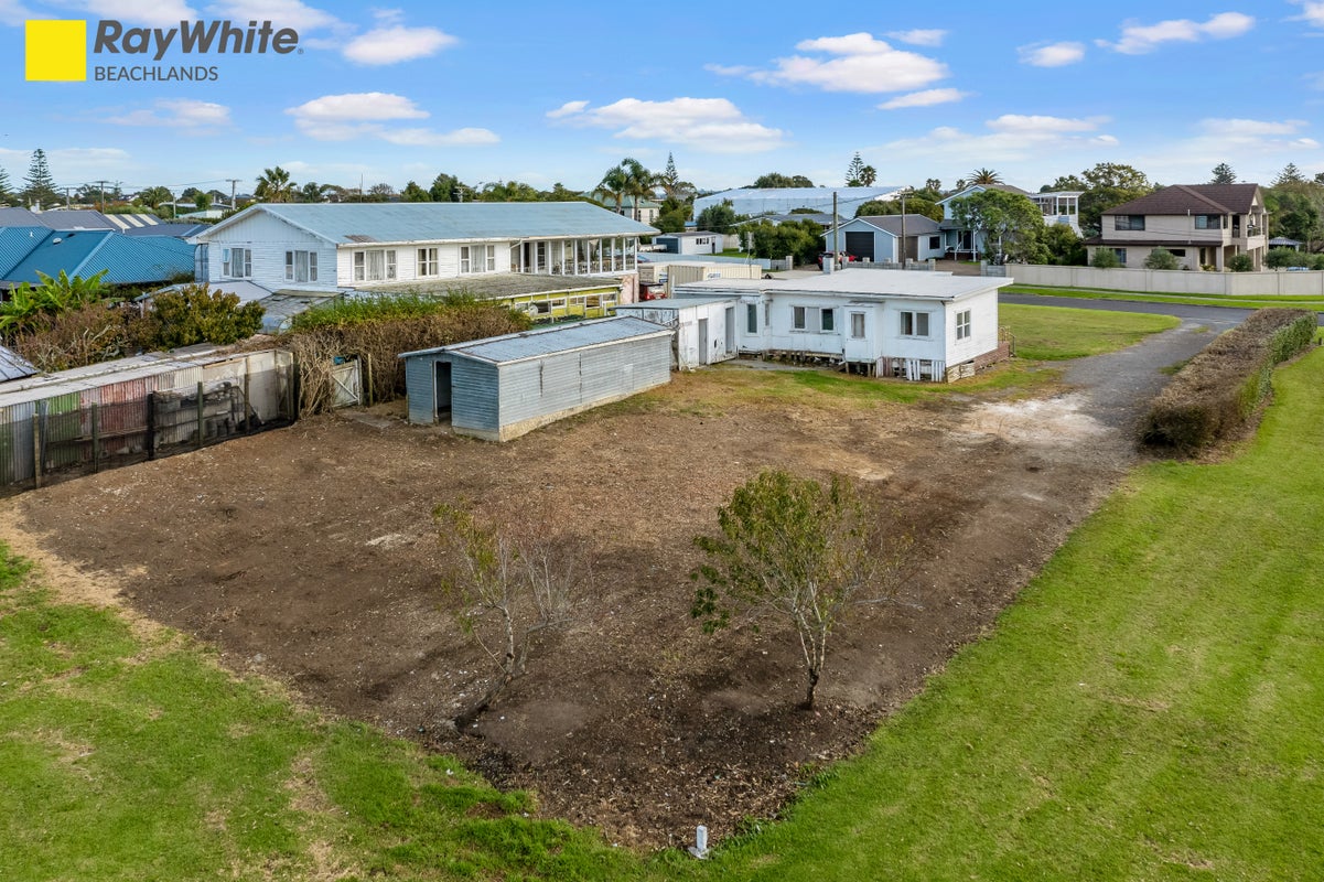 65 Bell Road, Beachlands, Auckland - Carousel 1