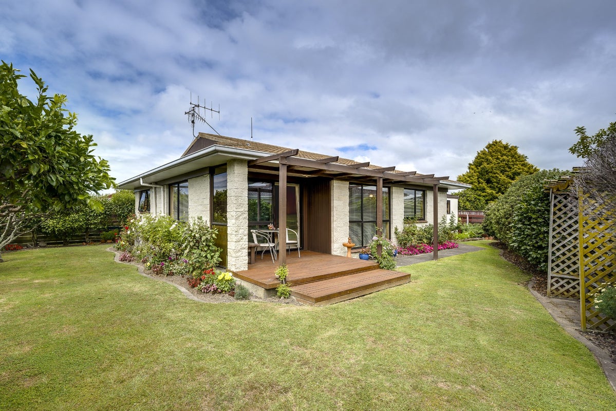 2/168 Tait Drive, Greenmeadows, Napier - Carousel 1
