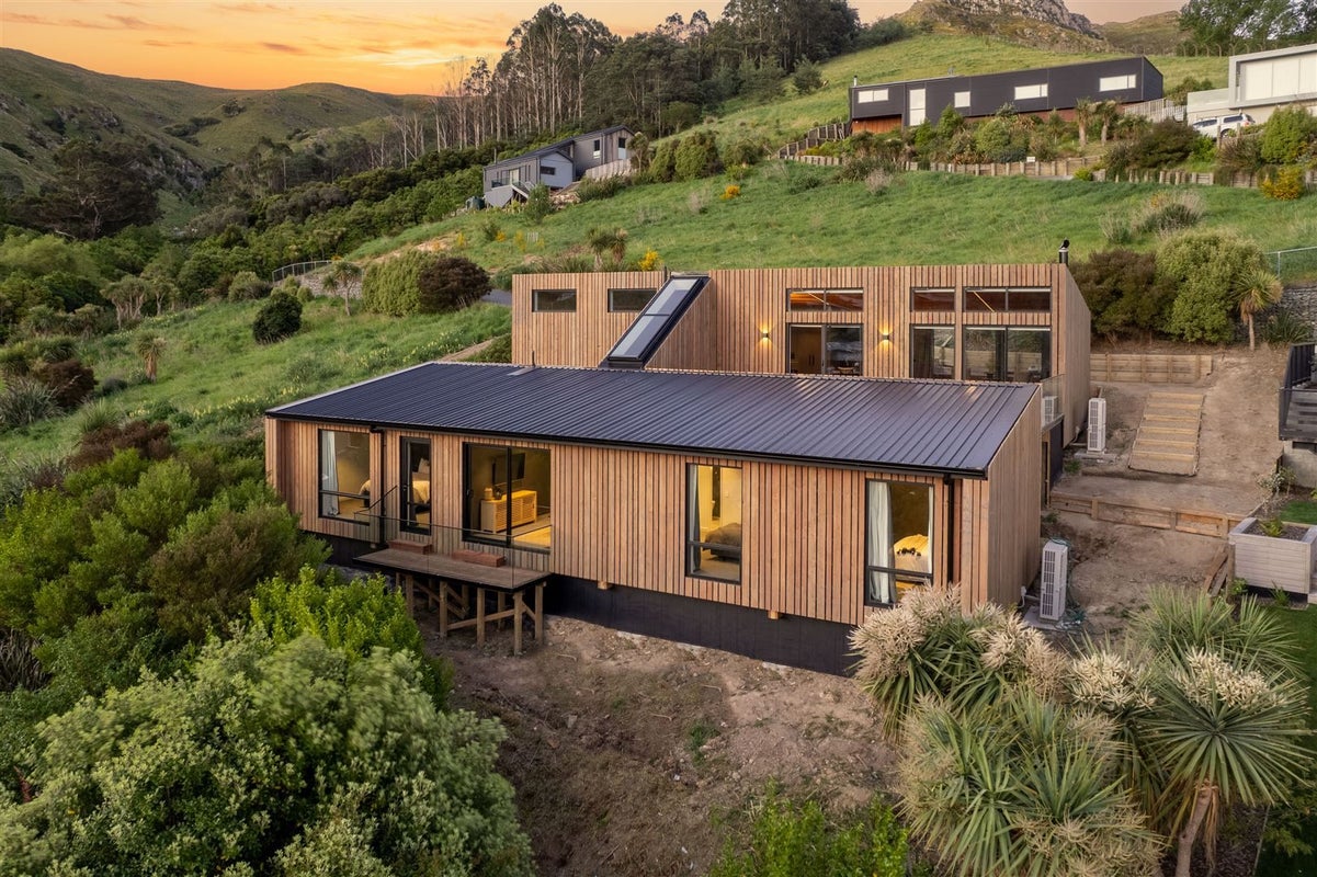 92C Governors Bay Road, Cass Bay, Lyttelton - Carousel 1