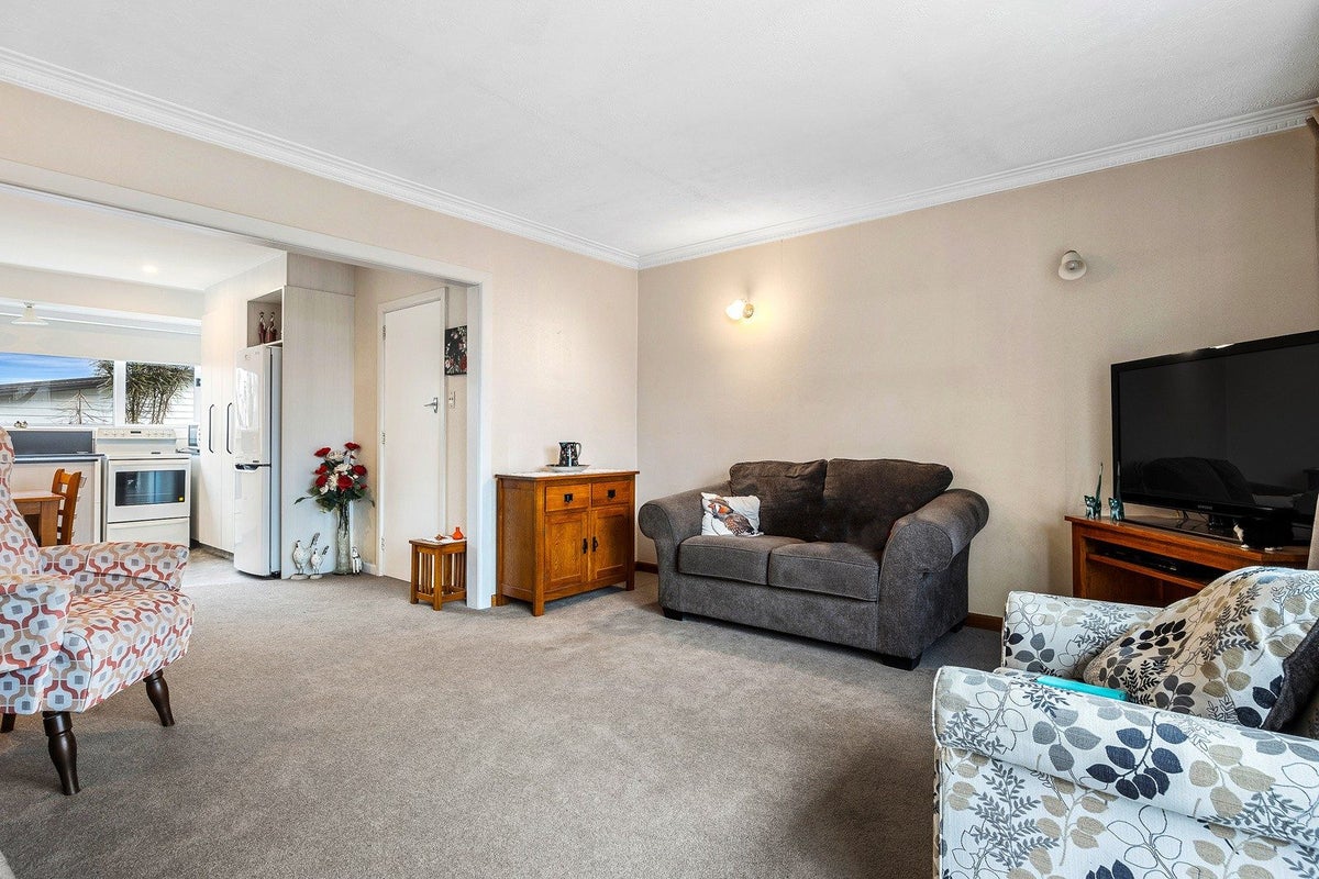 1/5 Chislehurst Place, Bryndwr, Christchurch - Carousel 2