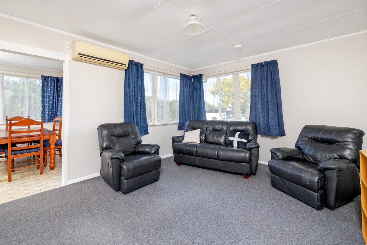 71 Brandon Street, Featherston - Carousel 2