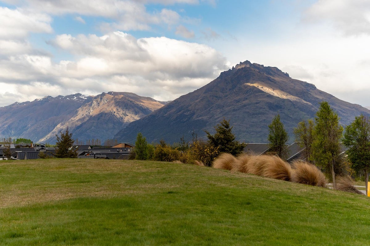 22 Cunninghams DR, Jacks Point, Queenstown - Carousel 1