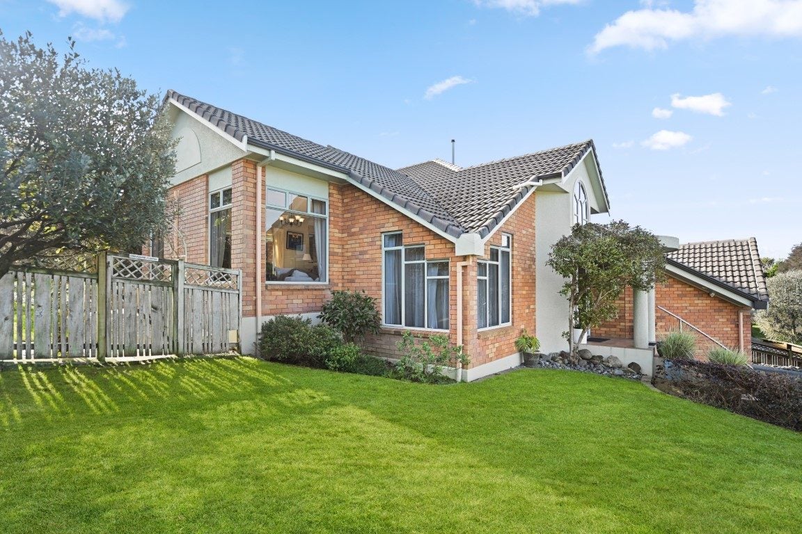 18 Munro Place, Flagstaff, Hamilton - Carousel 2