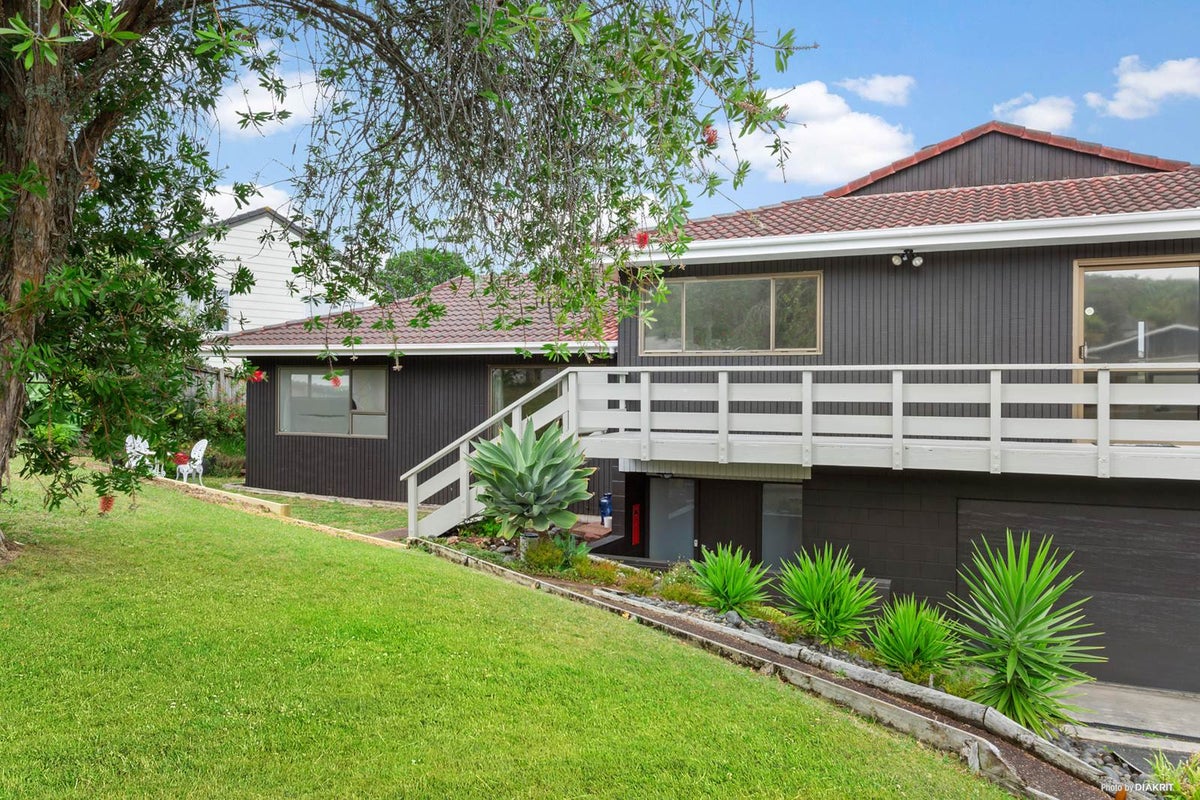 7 Montclair Rise, Browns Bay, Auckland - Carousel 2