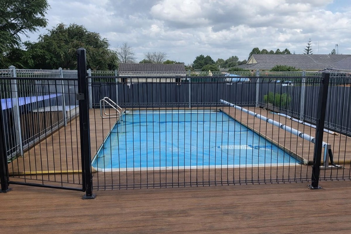 3 Elrita Place, Conifer Grove, Takanini - Carousel 5
