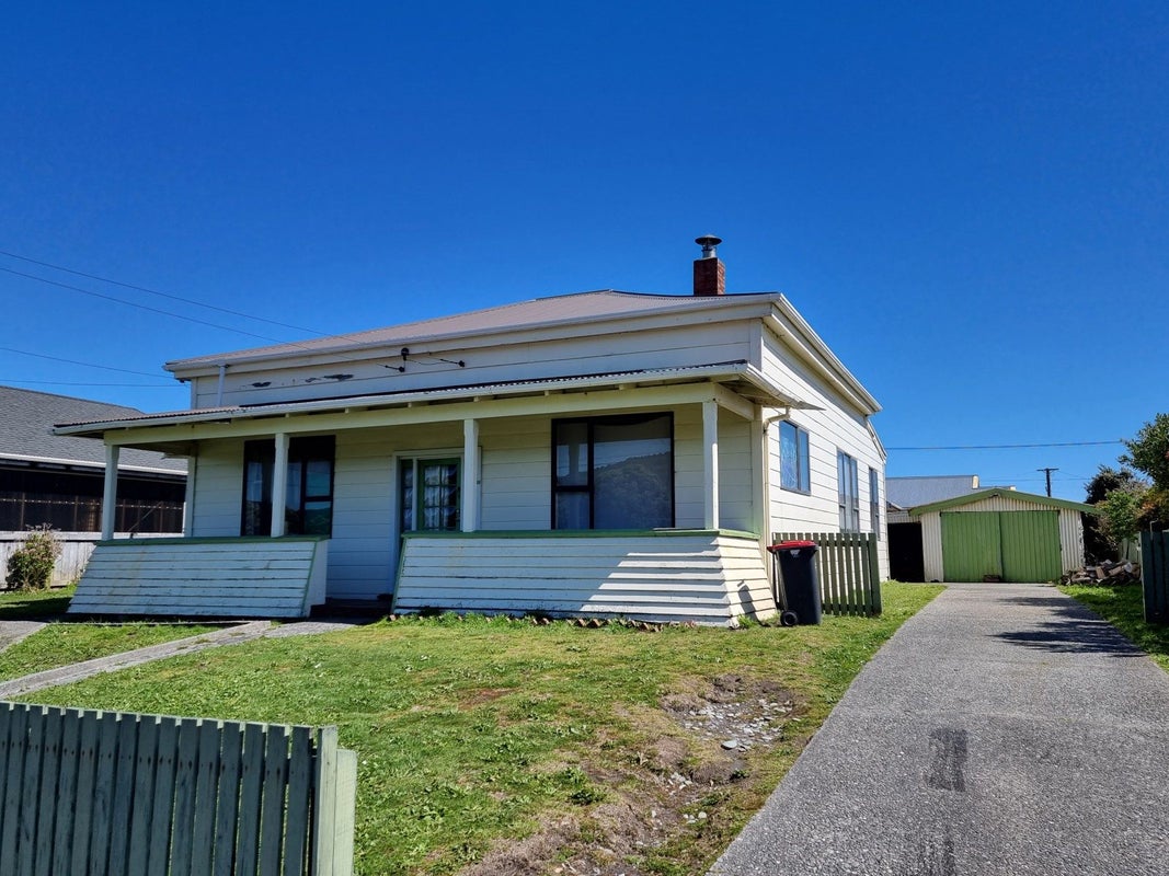 18 Reid Street, Blaketown, Greymouth - Carousel 1