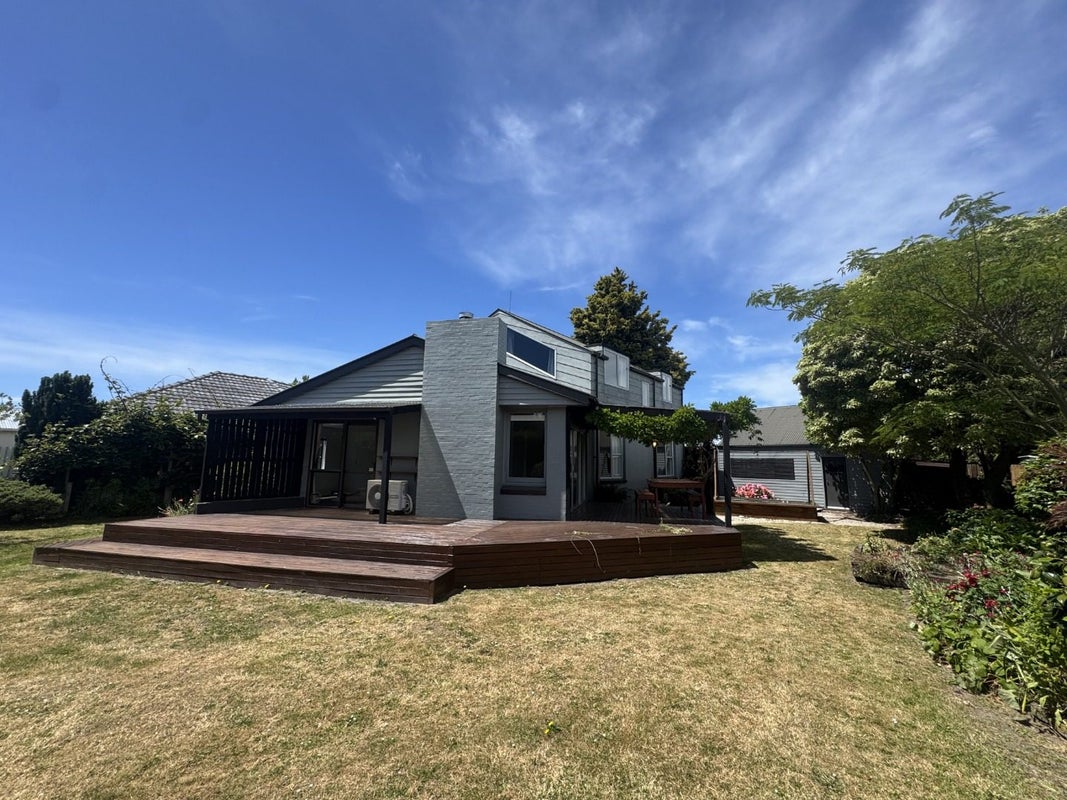 7 Hannah Place, Redwood, Christchurch - Carousel 1