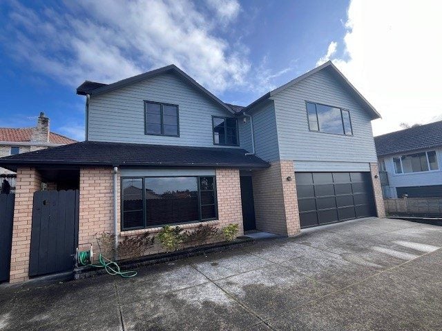 26A Elliot Street, Howick, Auckland - Carousel 1