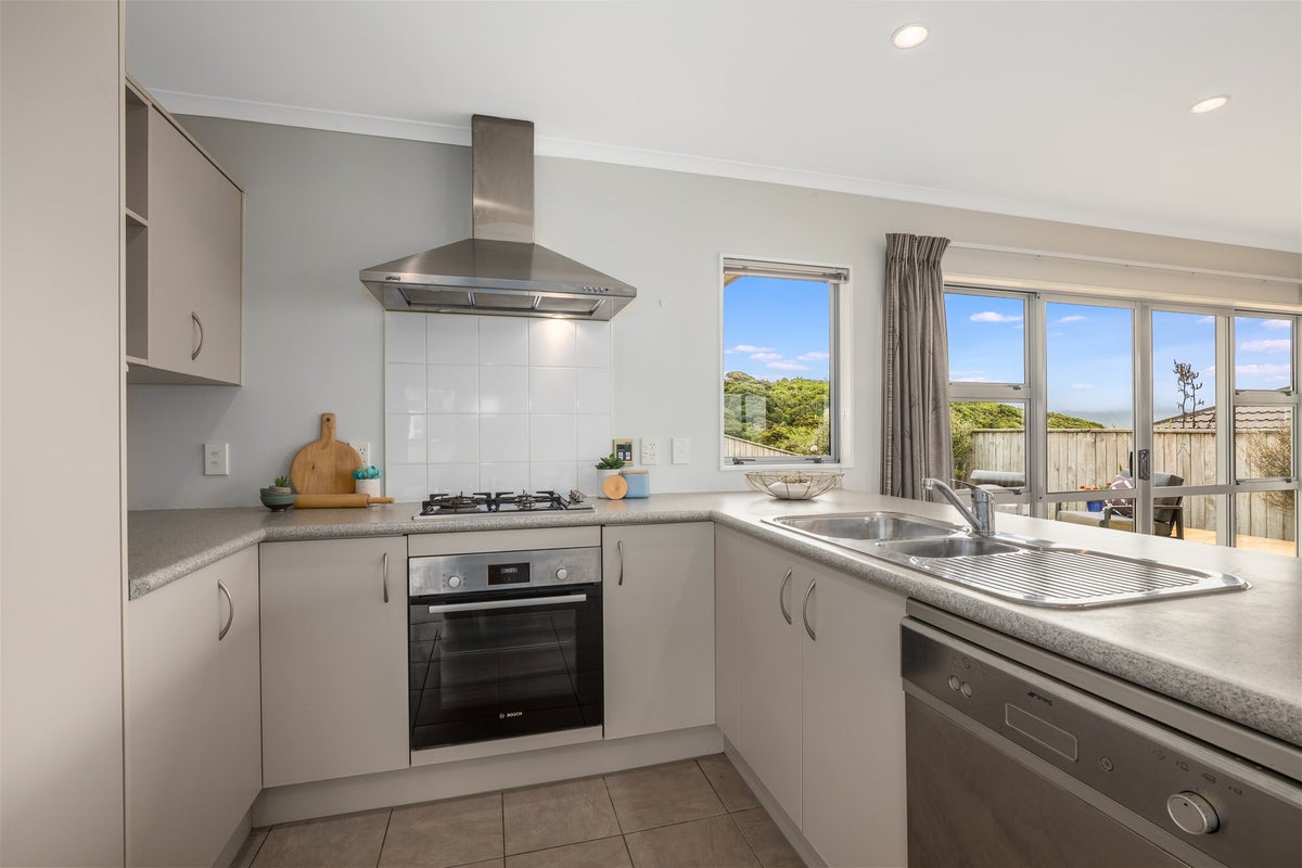 25 Milford Street, Aotea, Porirua - Carousel 2