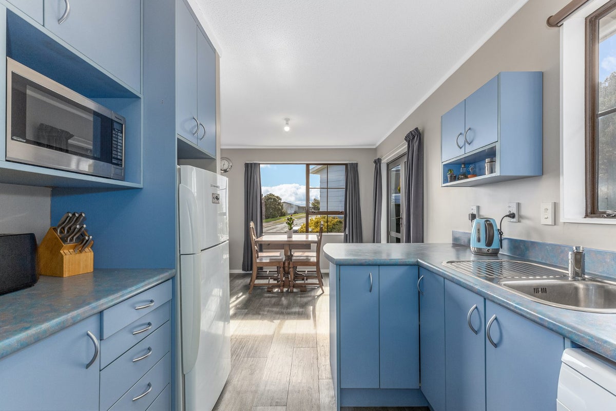 10 Adventure Drive, Whitby, Porirua - Carousel 2
