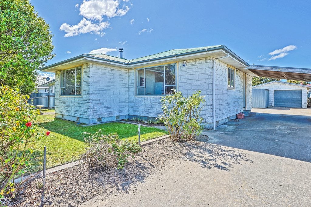 118 Harlech Street, Mayfair, Hastings - Carousel 1