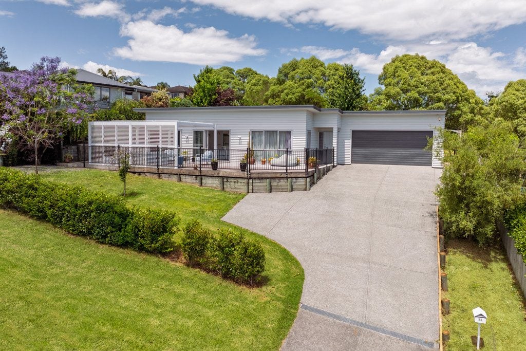 14 Danny Place, Pyes Pa, Tauranga - Carousel 1