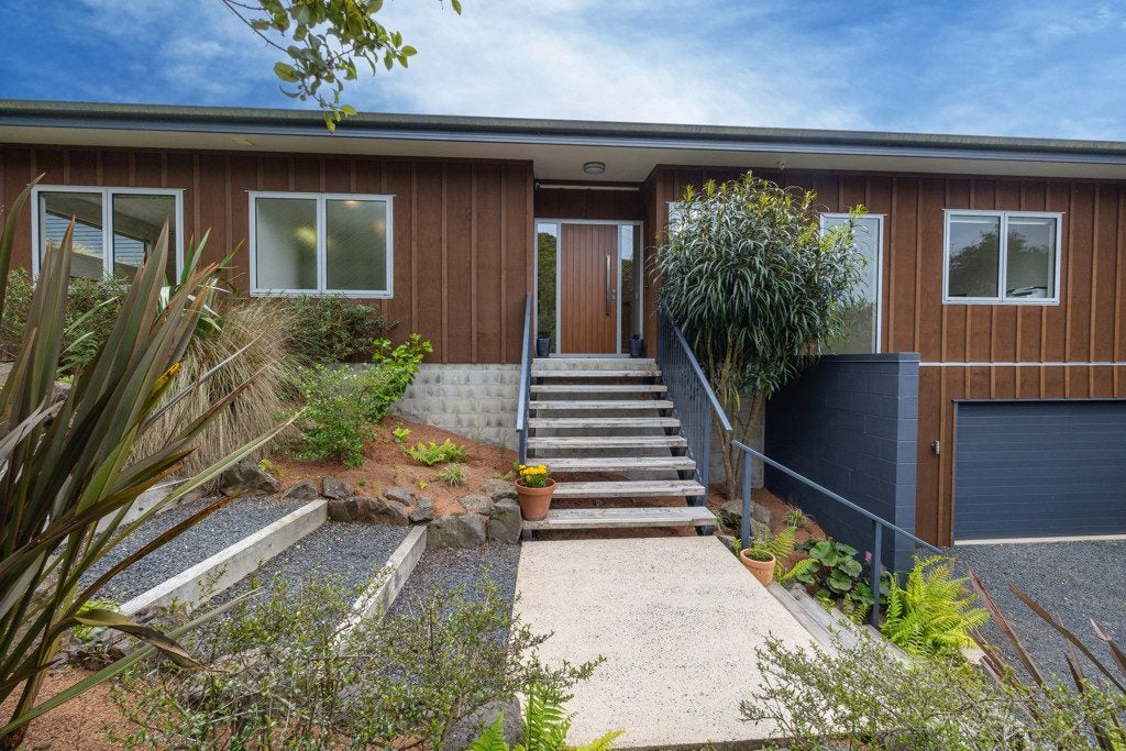 86 Tanner Road, Glenleith, Dunedin - Carousel 1