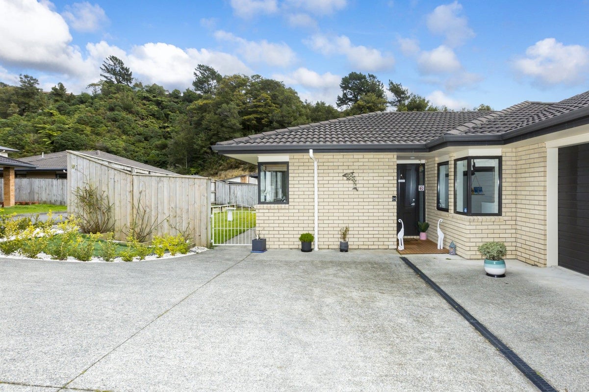19 Aragon Grove, Kingsley Heights, Upper Hutt - Carousel 2