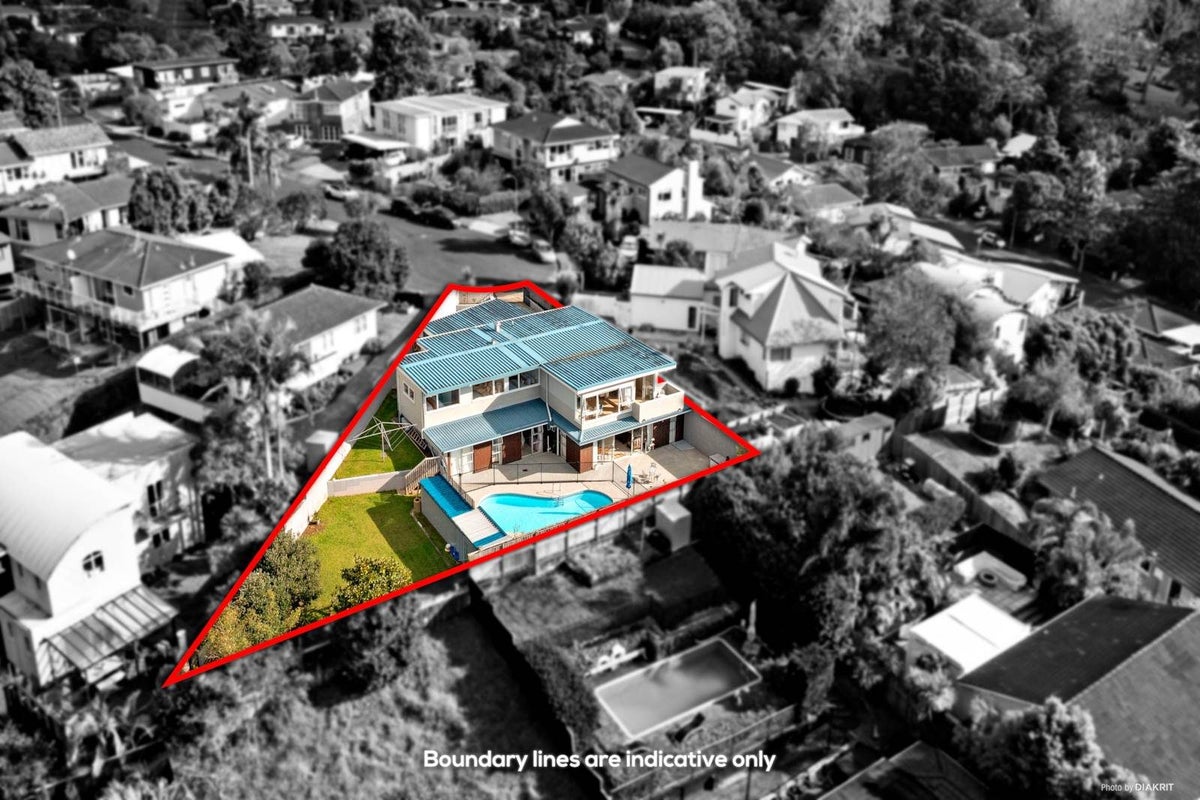25 Cruickshank Crescent, Meadowbank, Auckland - Carousel 2