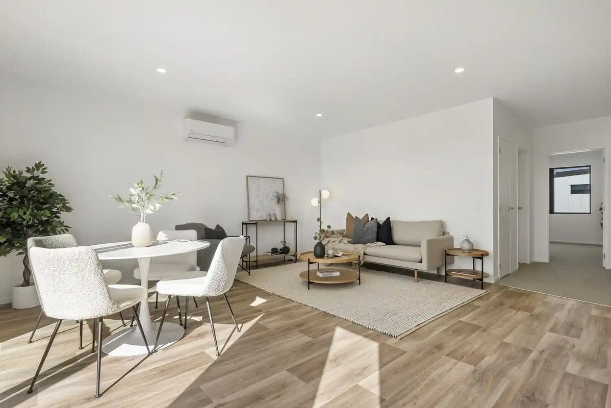14A Karamu Street, Flat Bush, Auckland - Carousel 1