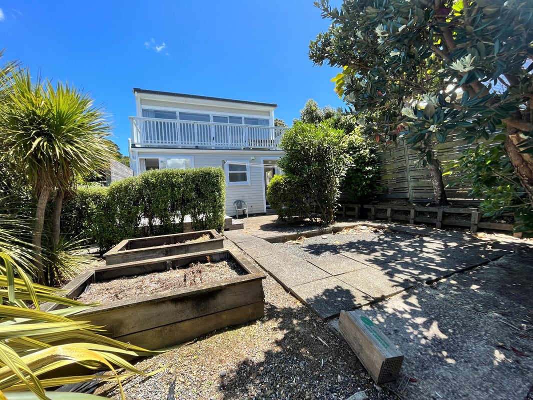 7 Ninian Street, Highbury, Wellington - Carousel 1