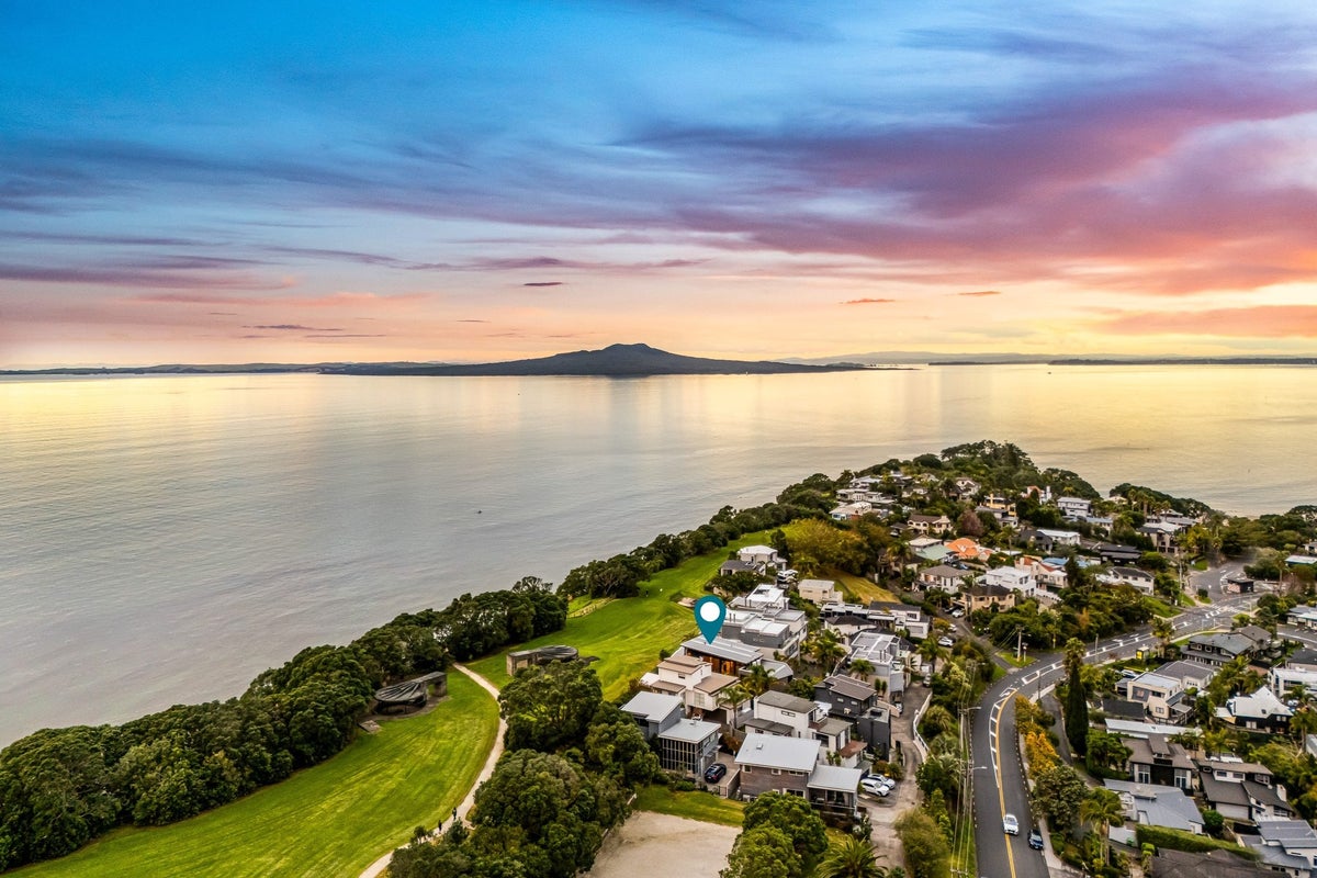 131A Beach Road, Castor Bay, Auckland - Carousel 2