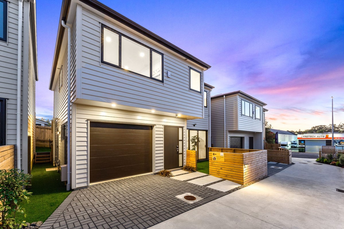 138B Moore Street, Howick, Auckland - Carousel 1