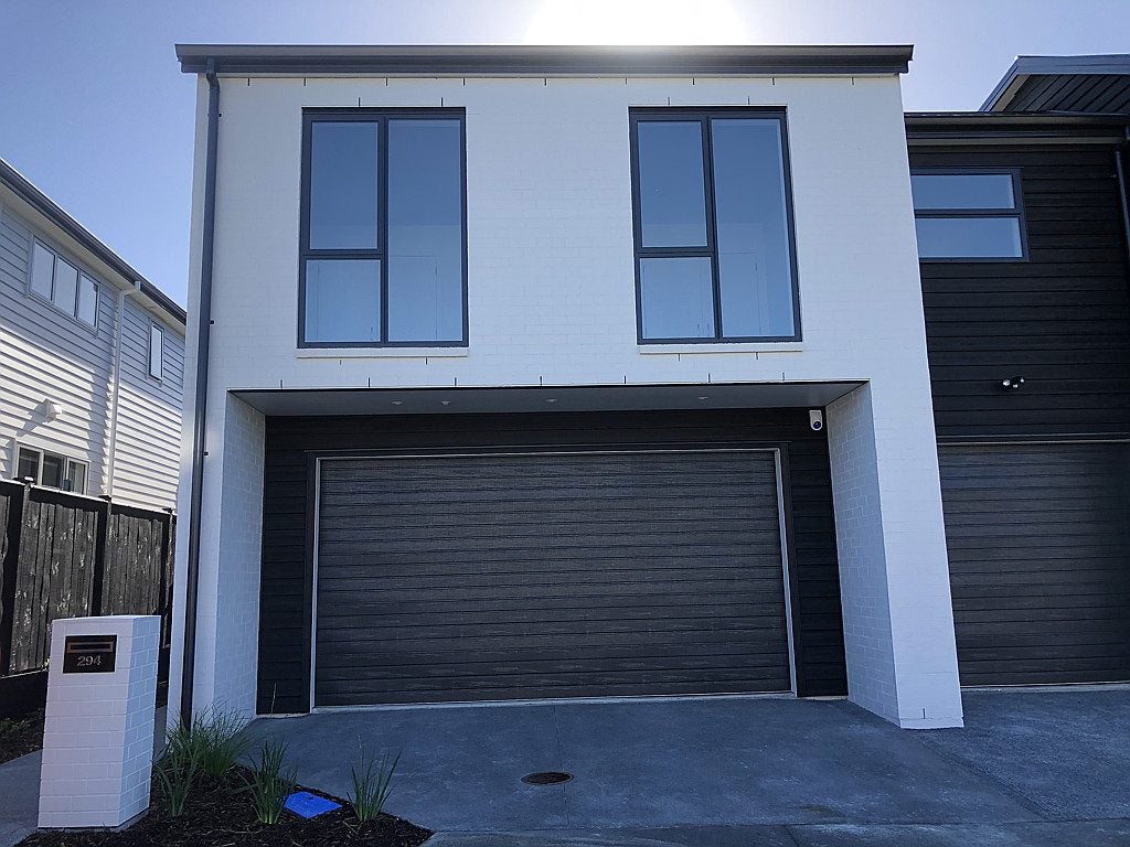 294 Jack Lachlan Drive, Beachlands, Auckland - Carousel 1