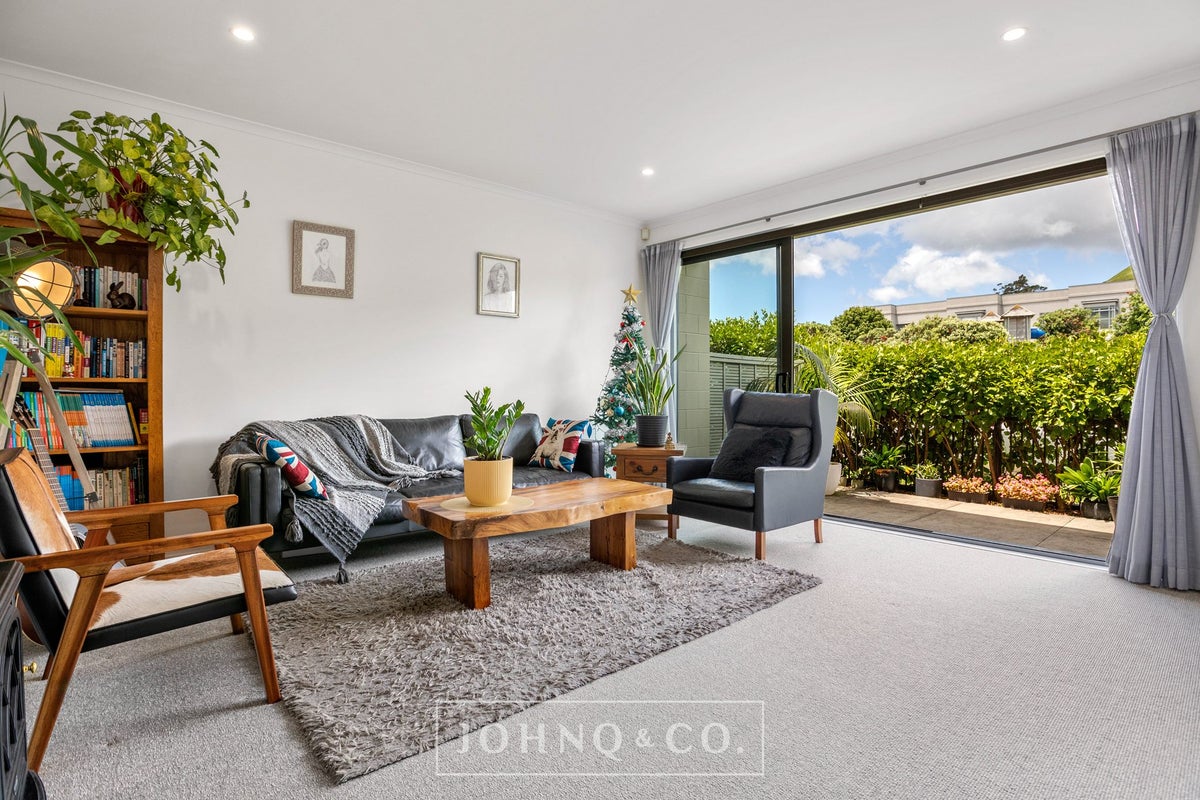 17B Fynes Avenue, Stonefields, Auckland - Carousel 1