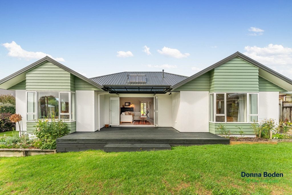 14 George Crescent, Buckland, Pukekohe - Carousel 1