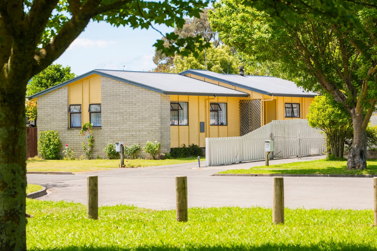 16 Loisel Street, Riverdale, Gisborne - Carousel 1