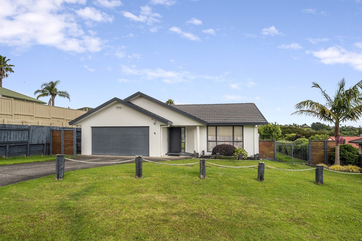 15 Maddison Place, Welcome Bay, Tauranga - Carousel 1