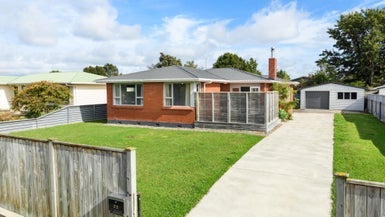 22 Anakiwa Street, Kelvin Grove, Palmerston North - Carousel 1