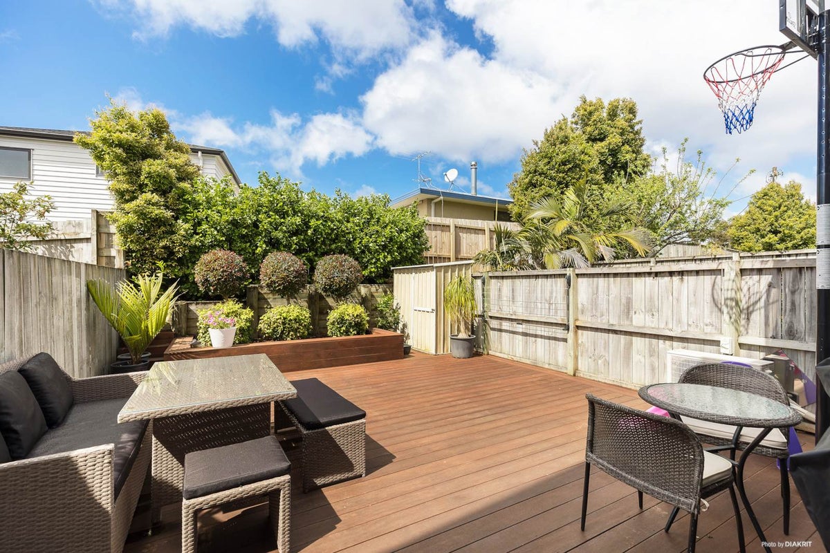 11/12 Schnapper Rock Road, Schnapper Rock, Auckland - Carousel 1