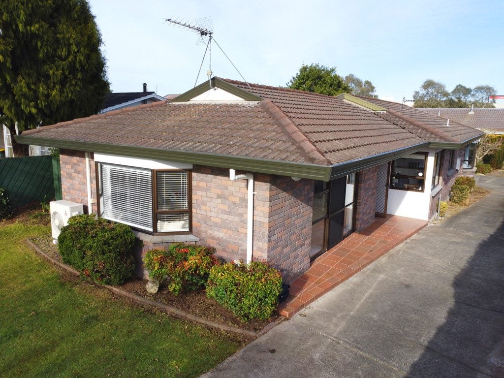 31 Rutherford Street, Chedworth, Hamilton - Carousel 1