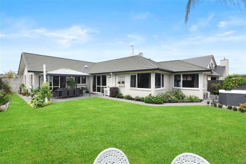 21 Merlin Close, Huntington, Hamilton - Carousel 1