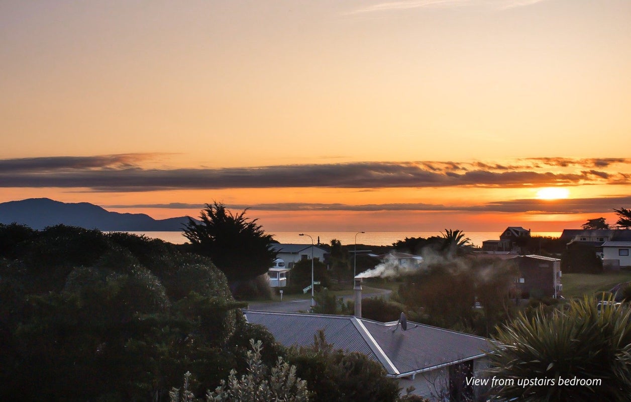 18 Kitchener Street, Te Horo Beach - Carousel 24