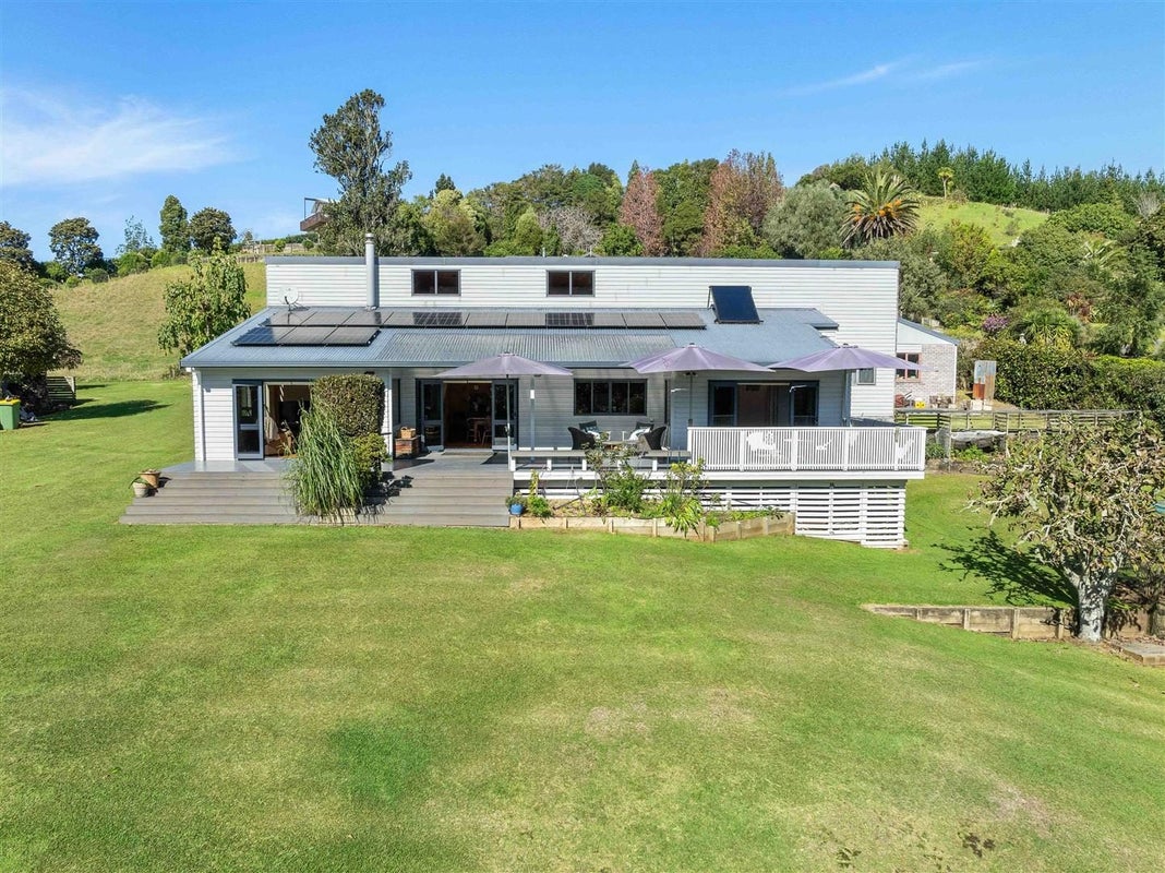 46 Herbert Drive, Whangamata - Carousel 1