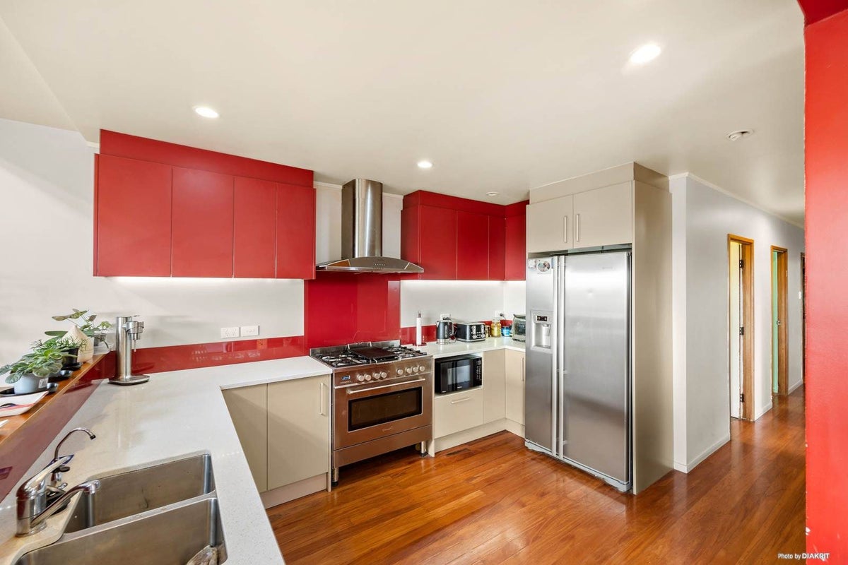 49 Felgrove Street, Glendene, Auckland - Carousel 2