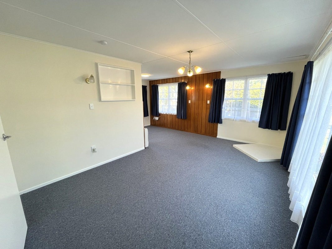 18 Karamu Crescent, Wainuiomata, Lower Hutt - Carousel 2