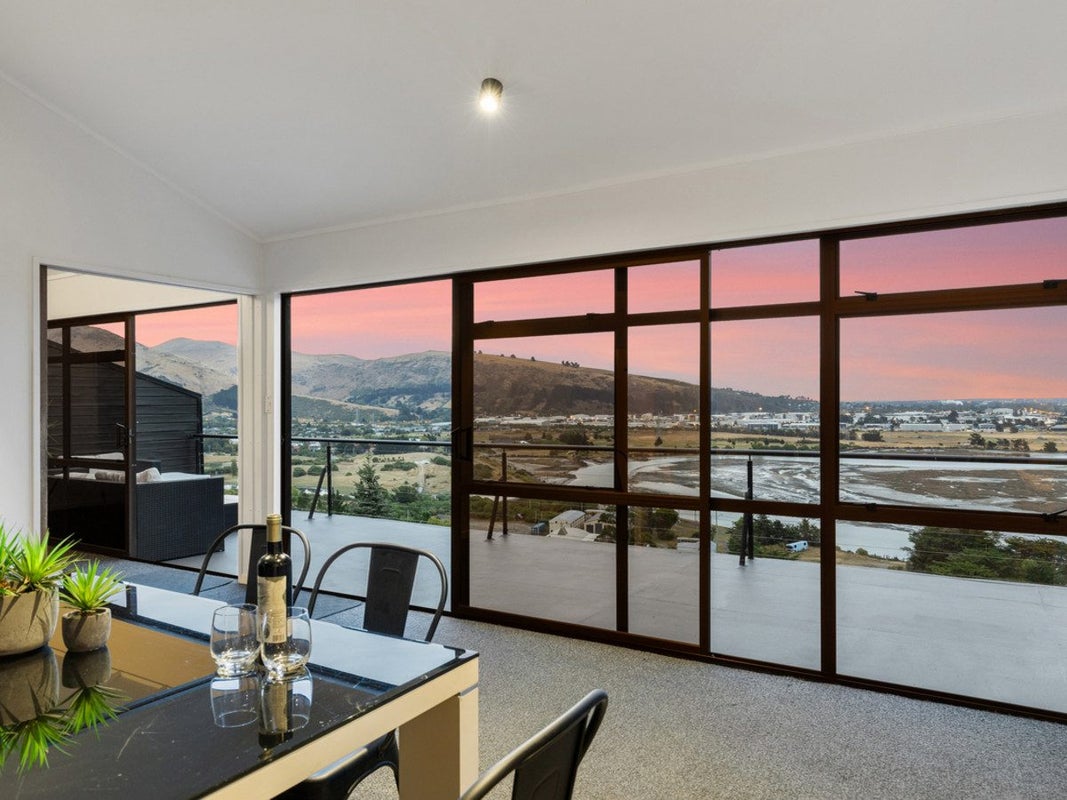 5 Osmond Lane, Mount Pleasant, Christchurch - Carousel 2