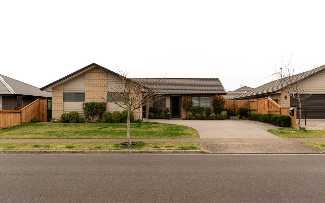 130 Penetaka Heights, Pyes Pa, Tauranga - Carousel 1