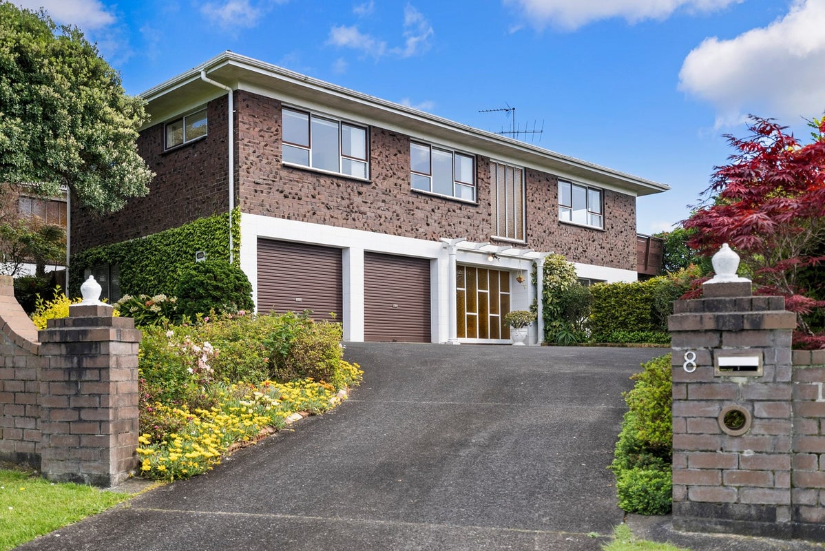 8 Pakira Avenue, Glendene, Auckland - Carousel 1