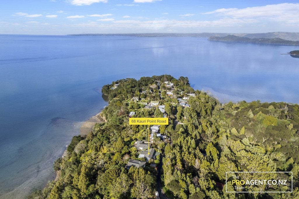68 Kauri Point Road, Laingholm, Auckland - Carousel 35