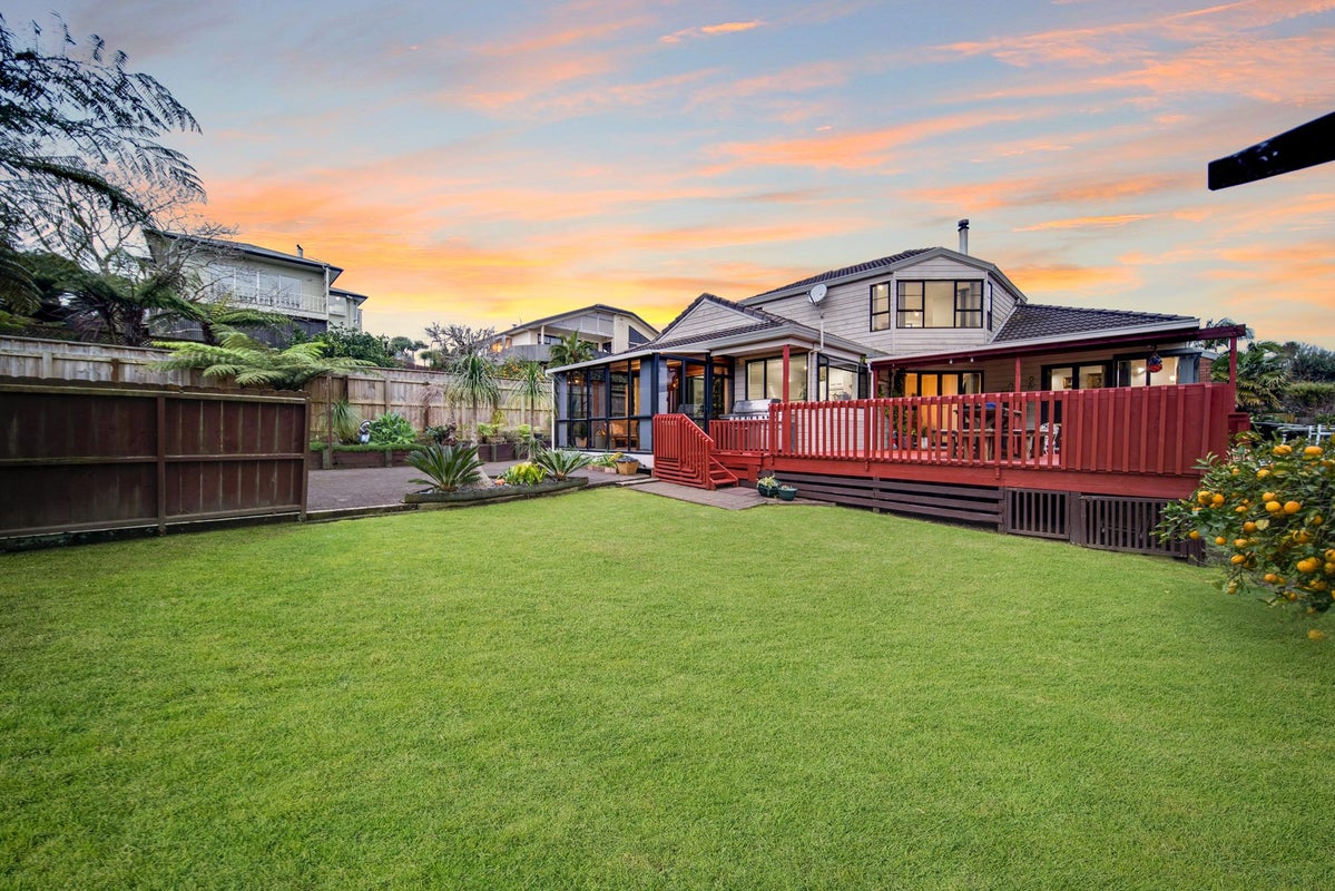 3 Ewhurst Place, Goodwood Heights, Auckland - Carousel 2