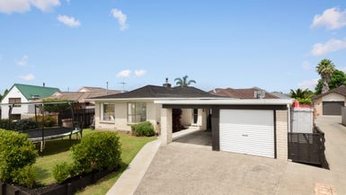 102 Racecourse Road, Waiuku, Waiuku - Carousel 1