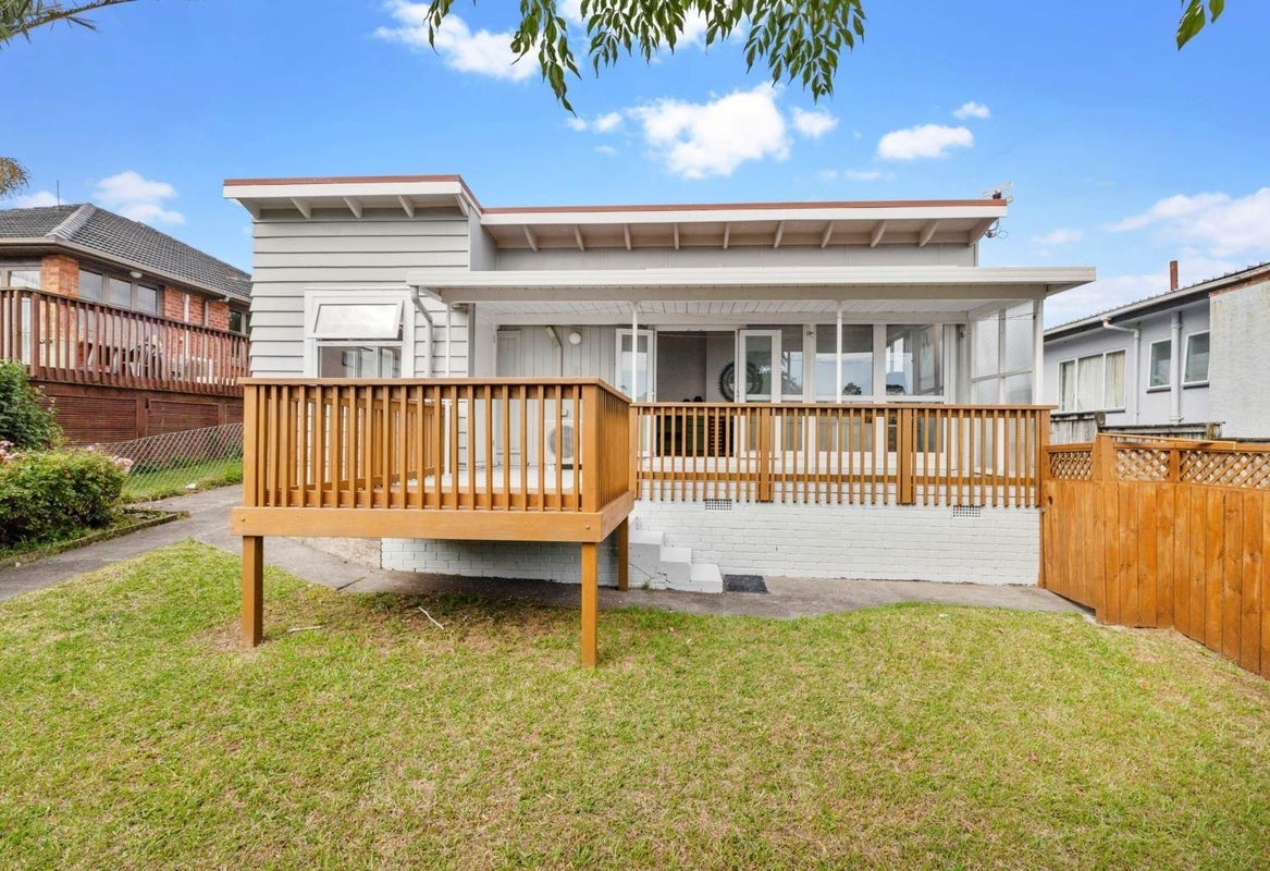 575 Hillsborough Road, Mount Roskill, Auckland - Carousel 1