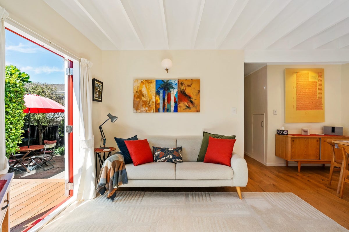 9B Eden View Road, Sandringham, Auckland - Carousel 2
