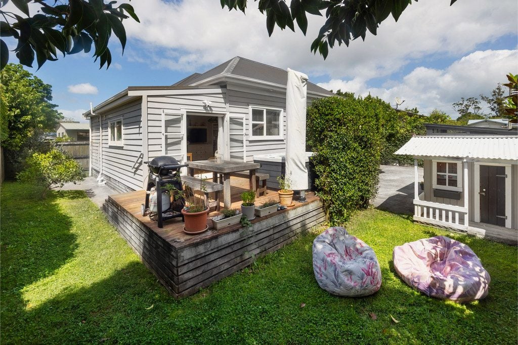 16 Hendon Avenue, Mount Albert, Auckland - Carousel 2
