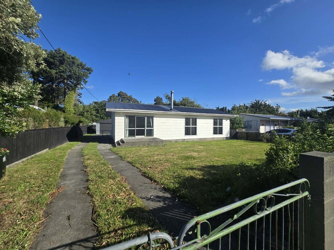 35 Waite Street, Featherston - Carousel 2